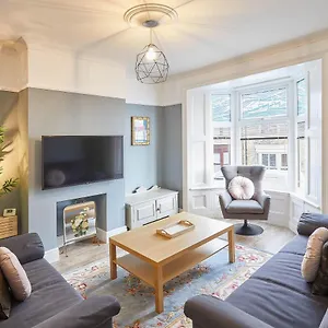 Host & - 39 George Street Whitby
