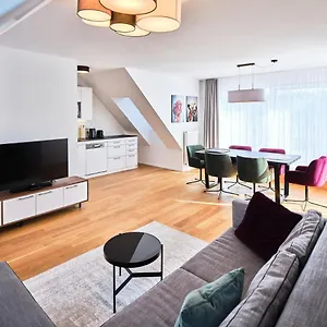 Myfavorit - Spacious Next To Puplic Transport U1 Direct Connection To Citycenter فيينا