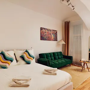 Malixa - In The Heart Of Next To Metro Wien